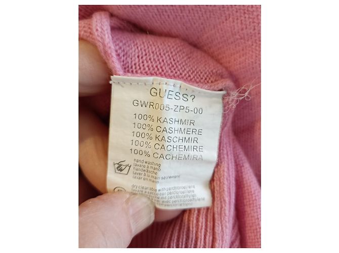 Suéter Guess de Cachemira Rosa con Estampado Tattoo - vista 8
