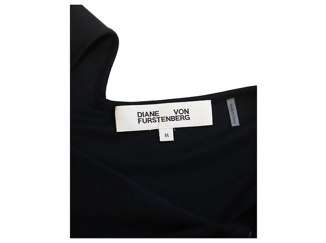 Diane Von Furstenberg Ärmelloses, gerafftes Midikleid aus schwarzer Viskose - Ansicht 7