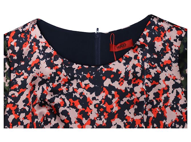 Hugo Boss Etuikleid mit Camouflage-Print aus mehrfarbigem Polyester Python drucken - Ansicht 4