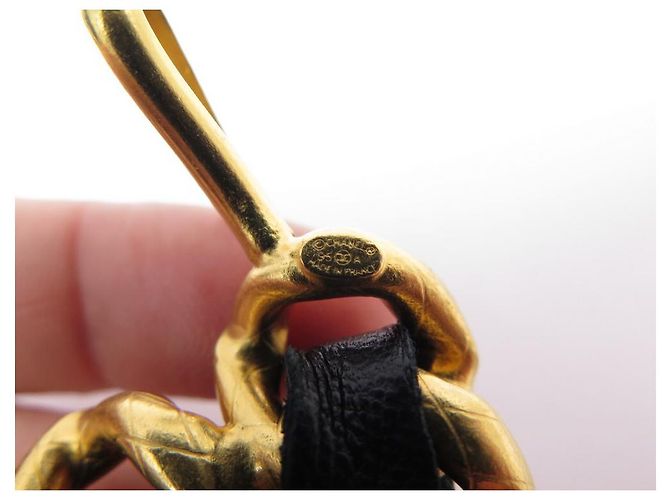 CHANEL GÜRTEL IN KETTE MIT LEDER VERSCHNITTEN 1995 COCO-T-MEDAILLON75 BEIM 85 Gürtel Golden - Ansicht 5