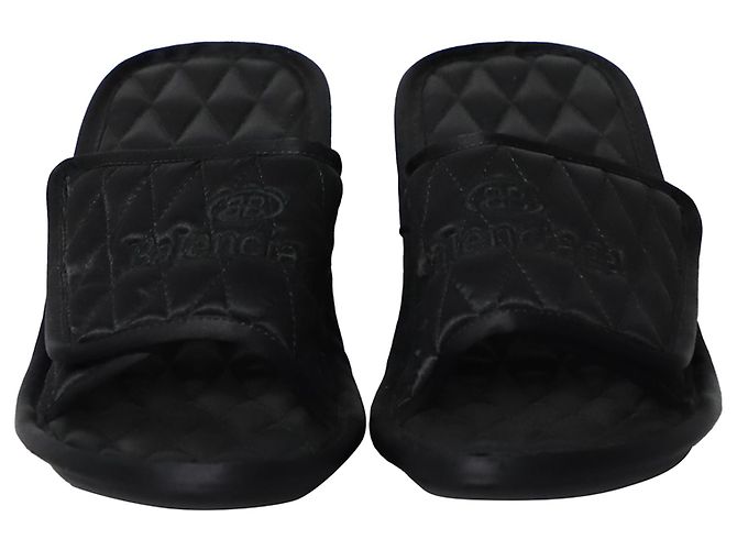 Balenciaga Gesteppte Sandaletten mit Absatz aus schwarzem Satin - Ansicht 2