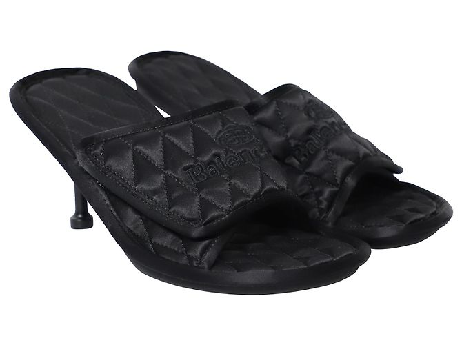 Balenciaga Gesteppte Sandaletten mit Absatz aus schwarzem Satin - Ansicht 5