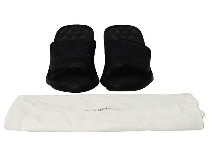 Balenciaga Gesteppte Sandaletten mit Absatz aus schwarzem Satin - Ansicht 7