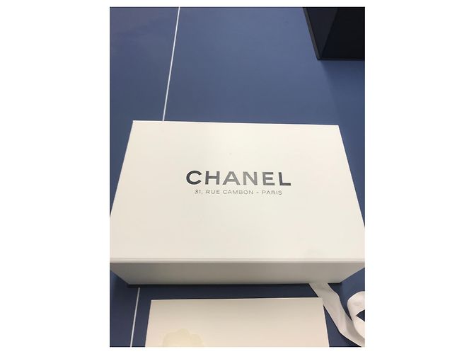 Scatola Chanel per borsetta Bianco - vista 2