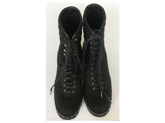 Chanel Tweed-Kampfstiefel mit Kette Schwarz - Ansicht 16