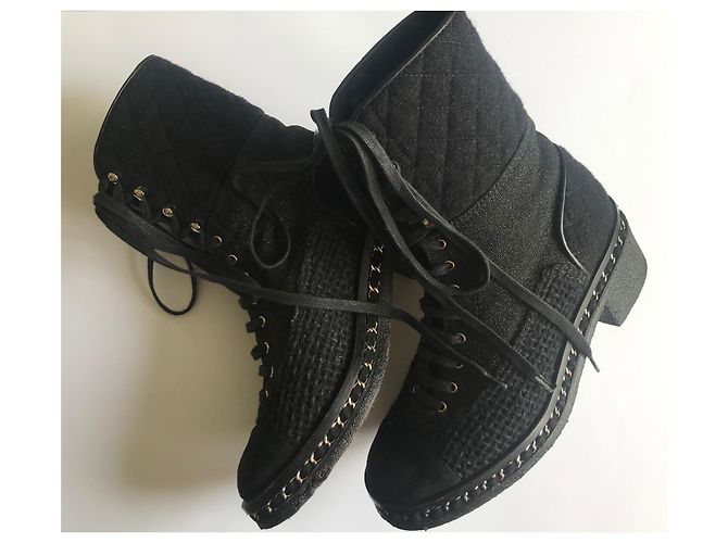 Chanel Tweed-Kampfstiefel mit Kette Schwarz - Ansicht 17
