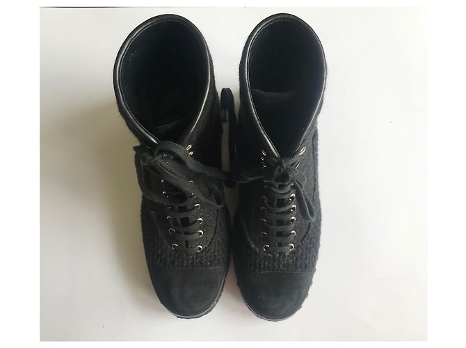 Chanel Tweed-Kampfstiefel mit Kette Schwarz - Ansicht 3