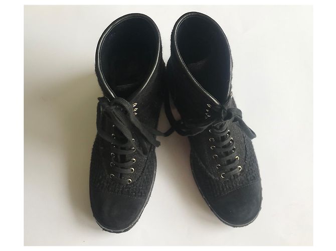 Chanel Tweed-Kampfstiefel mit Kette Schwarz - Ansicht 4