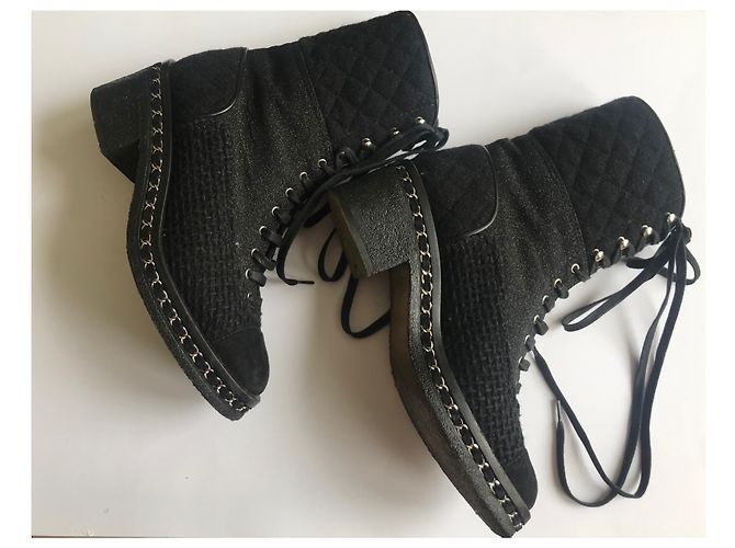 Chanel Tweed-Kampfstiefel mit Kette Schwarz - Ansicht 5