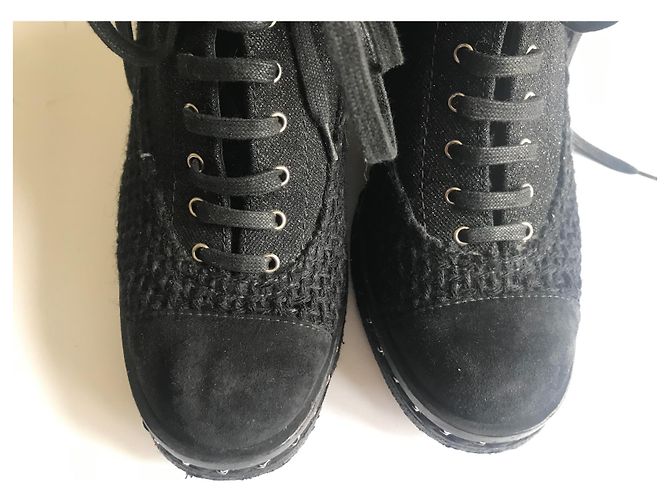 Chanel Tweed-Kampfstiefel mit Kette Schwarz - Ansicht 8