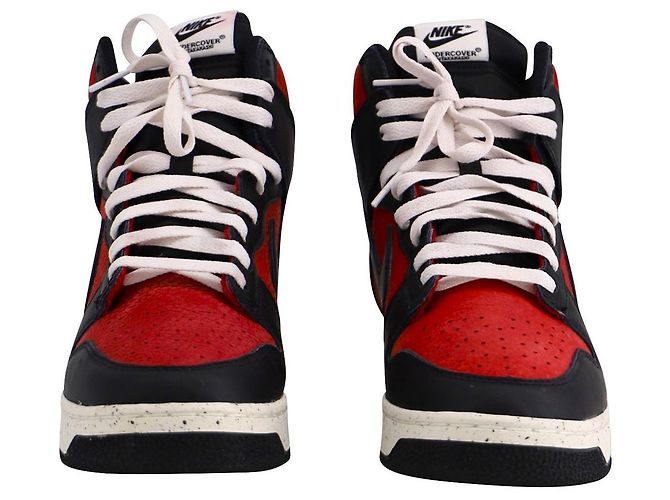 Nike x Undercover Dunk High 1985 in Pelle Rosso Palestra - vista 3