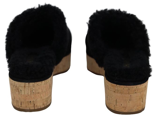 Chanel Turn Lock Clogs aus schwarzem Wildleder - Ansicht 4