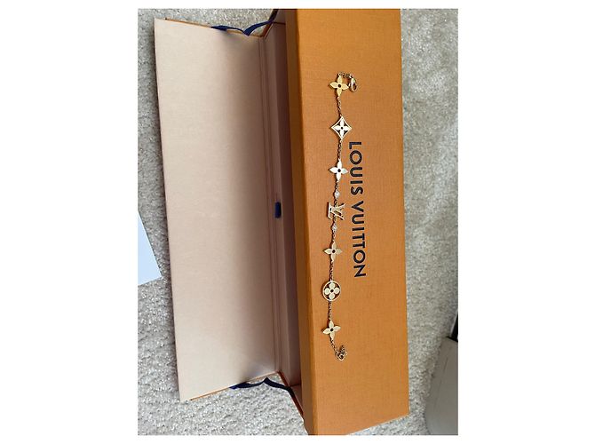 Pulsera Louis Vuitton Idylle Oro y Diamantes Logo LV Dorado - vista 2