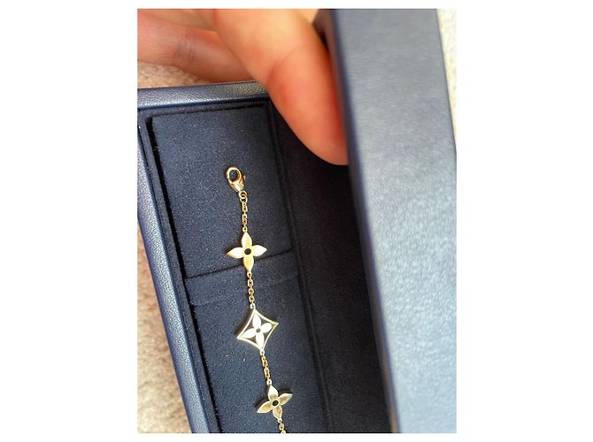 Pulsera Louis Vuitton Idylle Oro y Diamantes Logo LV Dorado - vista 3