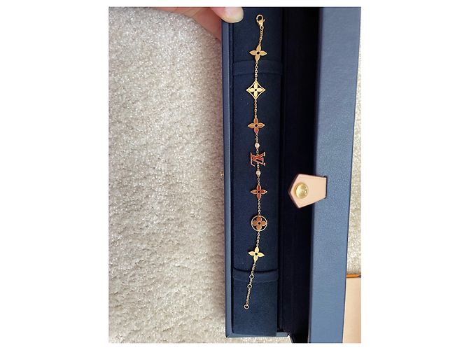 Pulsera Louis Vuitton Idylle Oro y Diamantes Logo LV Dorado - vista 4