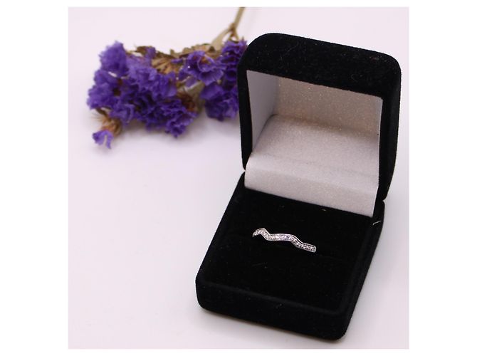 Autre Marque Weißgold-Diamant-Pavé-Ring mit Wellenmuster 750%O Silber Hardware - Ansicht 11