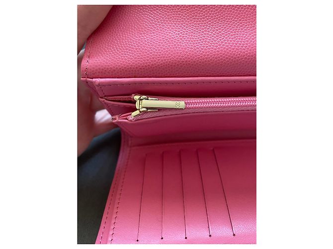 Cartera Chanel Classic Flap en cuero caviar rosa - vista 12