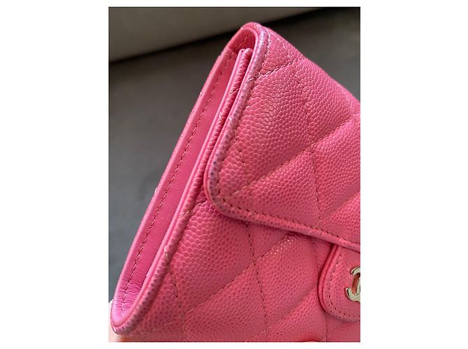 Cartera Chanel Classic Flap en cuero caviar rosa - vista 8