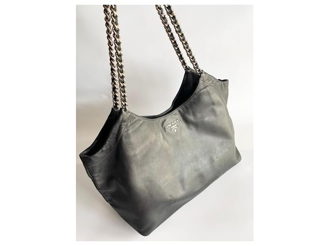 Tote Borsa Prada Shopping Bag in pelle nera Nero - vista 2
