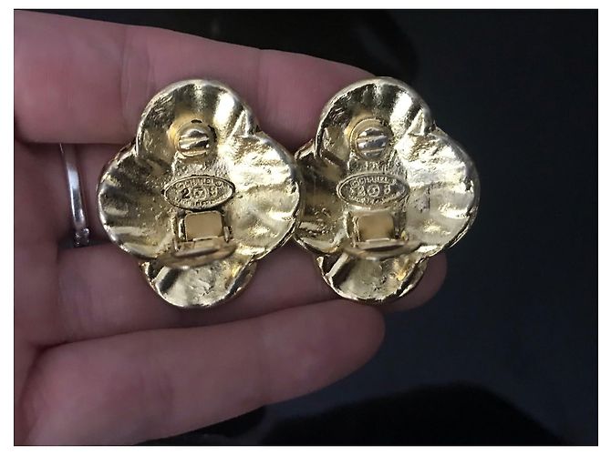 Orecchini Chanel dorati in metallo e perle D'oro - vista 5