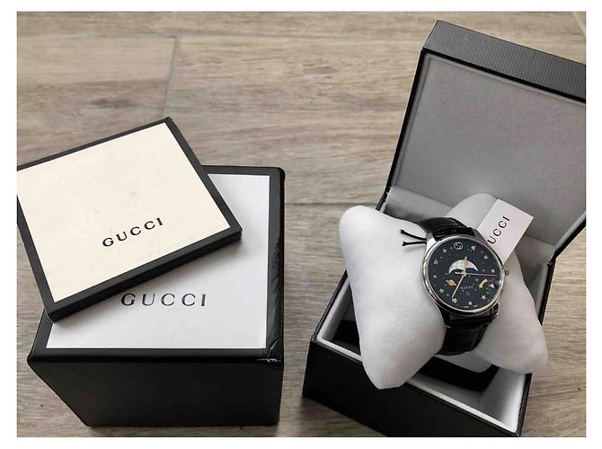 Relógio Gucci G-Timeless MODELO: YA126327 cinta de crocodilo Preto - vista 4