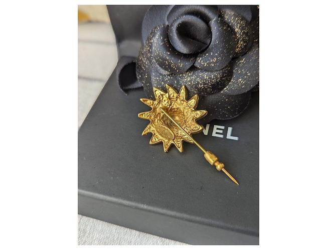 Chanel Brosche mit CC-Logo, Vintage-Löwe, selten, mit Box Golden - Ansicht 6