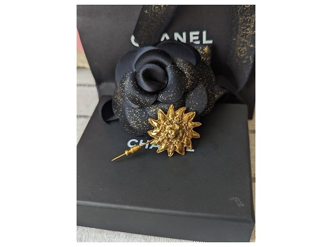 Chanel Brosche mit CC-Logo, Vintage-Löwe, selten, mit Box Golden - Ansicht 9