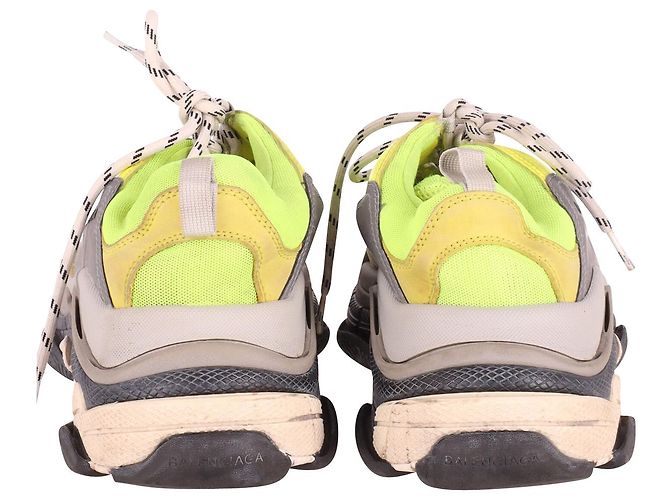 First Sneakers Balenciaga Neon Triple S in Pelle e Mesh Grigio Giallo - vista 4