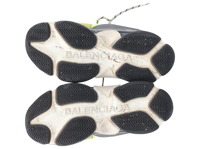 First Sneakers Balenciaga Neon Triple S in Pelle e Mesh Grigio Giallo - vista 6
