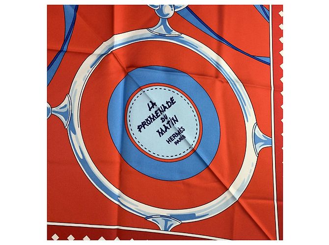 Hermès Hermes Red Silk La Promenade du Matin Sciarpa triangolare gigante d'Origny Rosso - vista 3