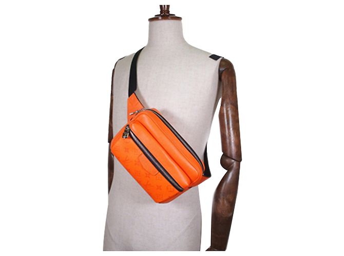 Bumbag Marsupio da esterno Taigarama con monogramma arancione Louis Vuitton - vista 11