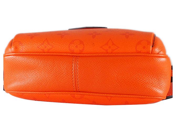 Bumbag Marsupio da esterno Taigarama con monogramma arancione Louis Vuitton - vista 3