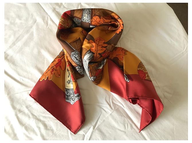 Constance Hermès Fular de seda Au plus de Dru Negro Naranja Bronce - vista 13