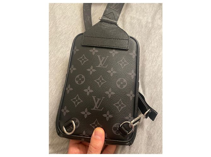 Louis Vuitton Borsa a tracolla LV Outdoor Eclipse Nero - vista 2