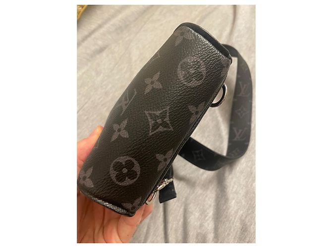 Louis Vuitton Borsa a tracolla LV Outdoor Eclipse Nero - vista 5
