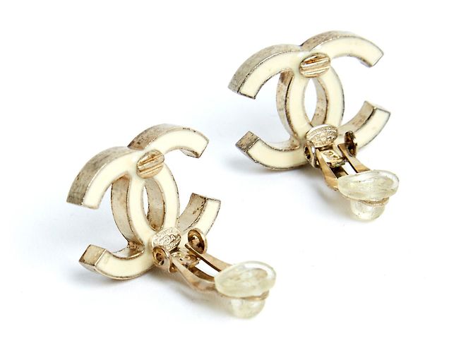 Chanel CLIPS PERLAS DE ESMALTE CC Dorado - vista 3
