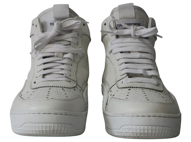 Tênis Thom Browne Tênis Cano Alto em Couro Branco - vista 2