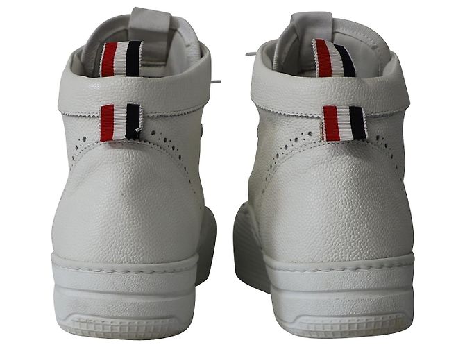 Tênis Thom Browne Tênis Cano Alto em Couro Branco - vista 4