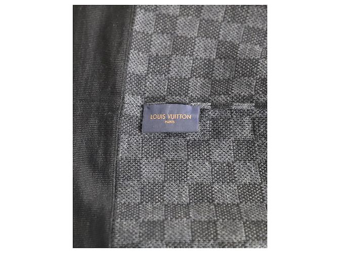 Berretto Louis Vuitton Neo Petit Damier in lana grigia Grigio - vista 5