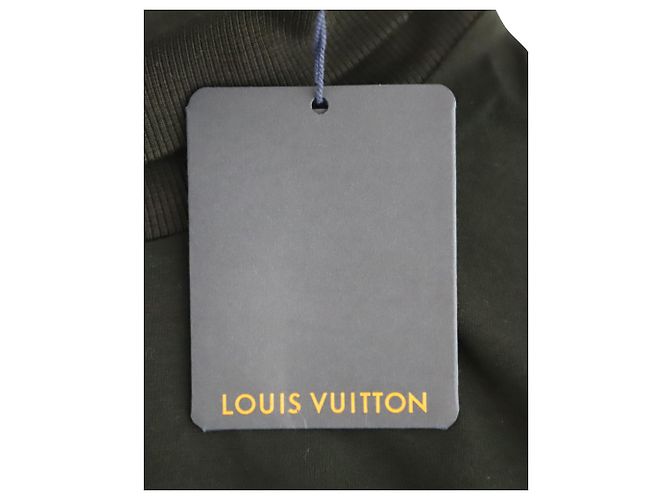 Louis Vuitton Pull col roulé brodé LV en coton noir - vue 4