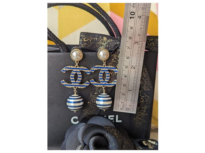 Chanel CC A19Set collana orecchini La Pausa Cruise con perle blu logo C - vista 12