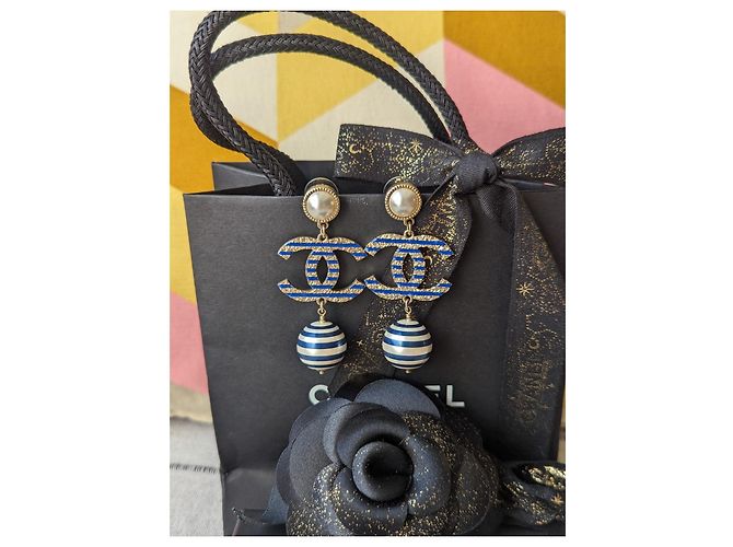 Chanel CC A19Set collana orecchini La Pausa Cruise con perle blu logo C - vista 13