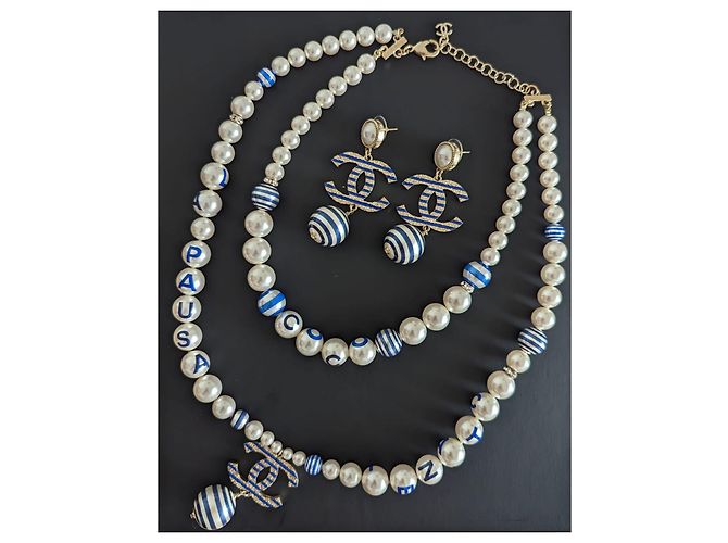 Chanel CC A19Set collana orecchini La Pausa Cruise con perle blu logo C - vista 17