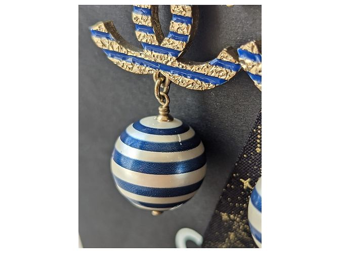 Chanel CC A19Set collana orecchini La Pausa Cruise con perle blu logo C - vista 18