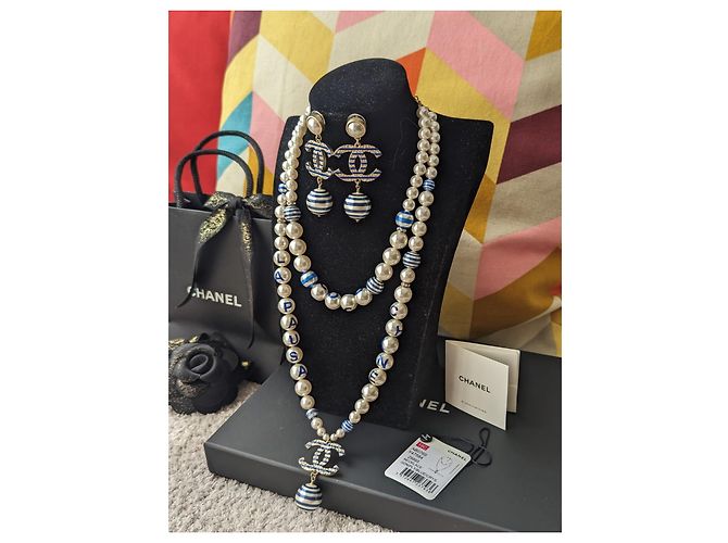 Chanel CC A19Set collana orecchini La Pausa Cruise con perle blu logo C - vista 2