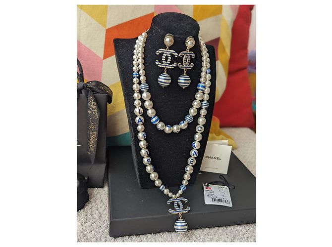 Chanel CC A19Set collana orecchini La Pausa Cruise con perle blu logo C - vista 4