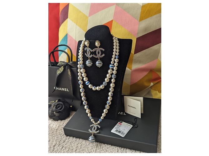 Chanel CC A19Set collana orecchini La Pausa Cruise con perle blu logo C - vista 5