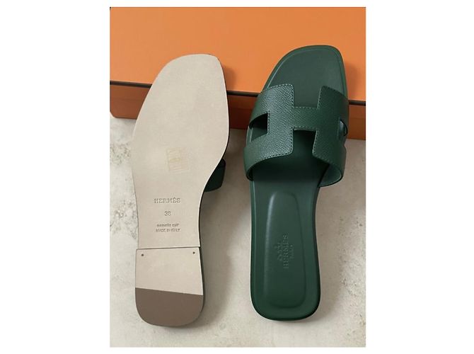 Oran Hermès Sandalen Grün Dunkelgrün - Ansicht 2