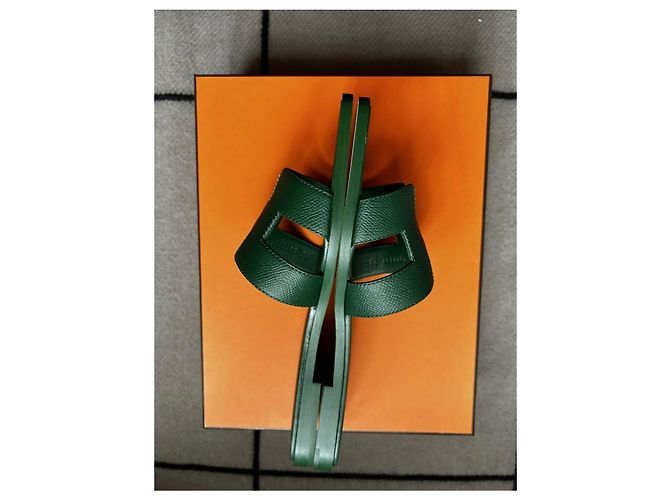 Oran Hermès Sandalen Grün Dunkelgrün - Ansicht 5
