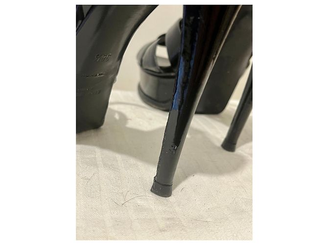Saint Laurent Tribute-Heels aus Lackleder Schwarz - Ansicht 10